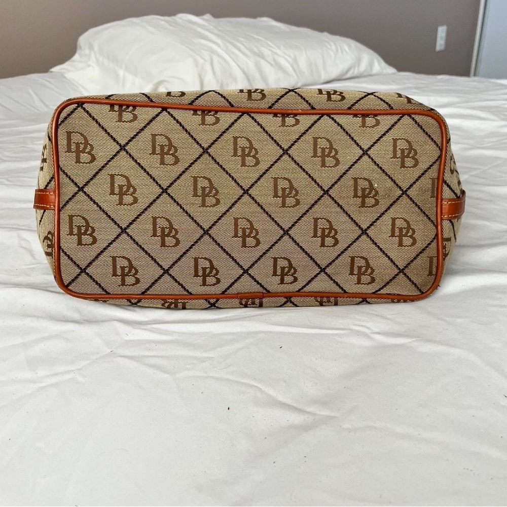 Dooney and Bourke Signature Print And Brown leather Shoulder Bag With wallet - Picture 4 of 8